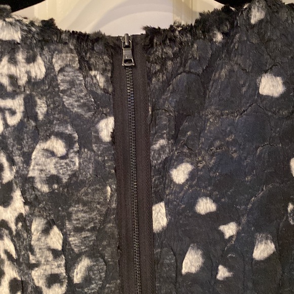 Top - Picture 3 of 9